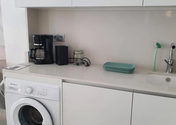 شقة Fraescht Med Delad Pool