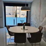 Fraescht Med Delad Pool Apartament