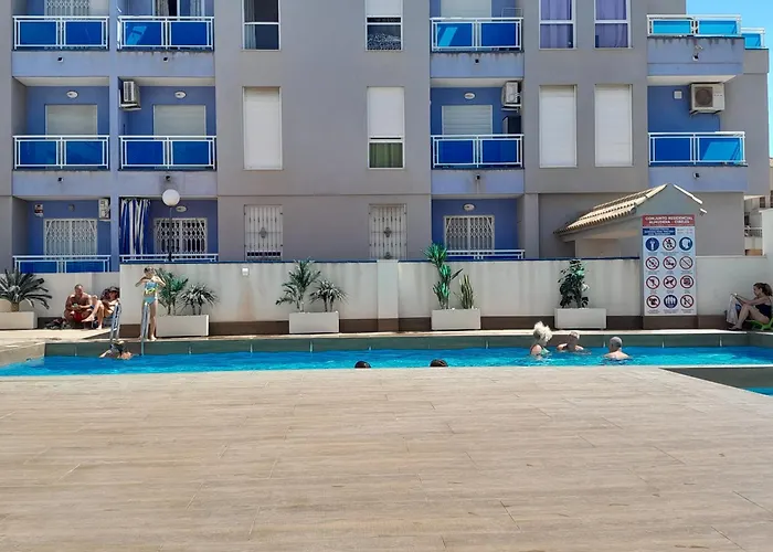 Fraescht Med Delad Pool Apartment