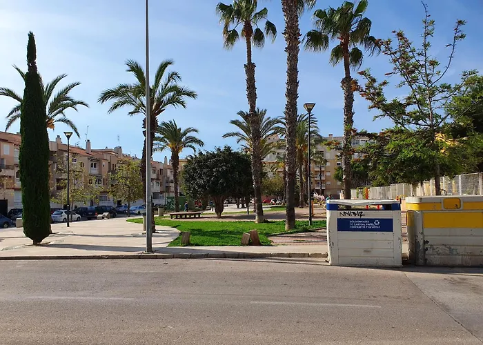 Apartment Fraescht Med Delad Pool *